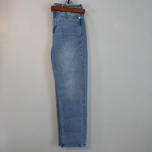 Women’s Size 8 American Eagle Curvy Mom Jeans